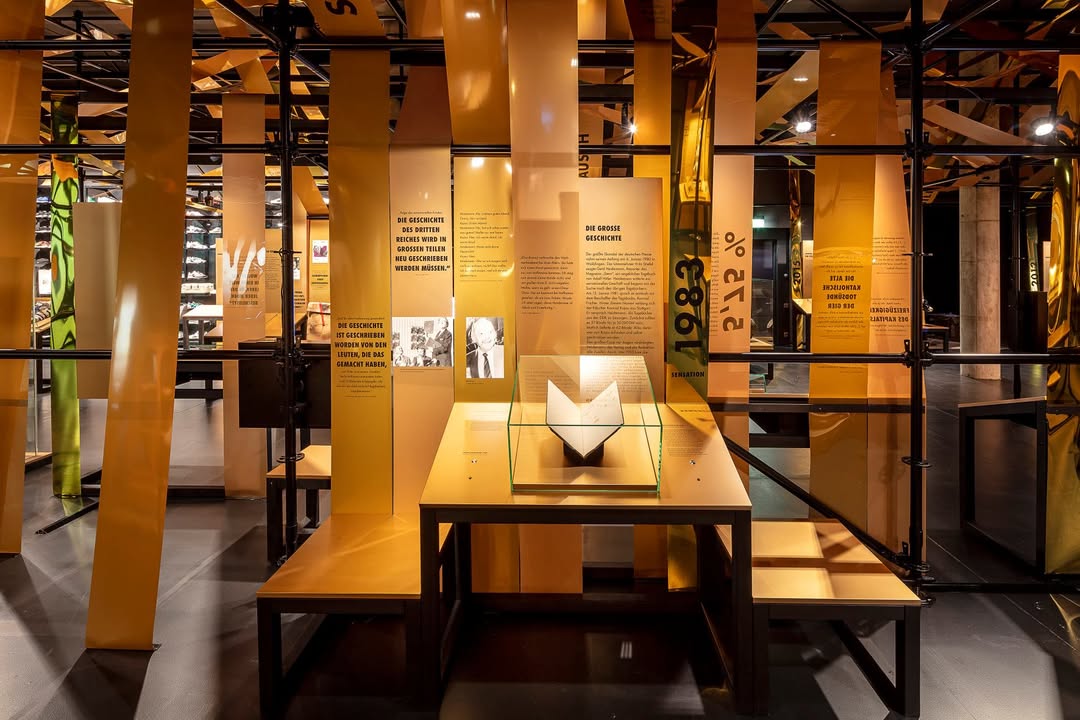 HDG-Ausstellung „Gier“ zeigt Hitler Tagebuch. Foto: © Daniel Stauch