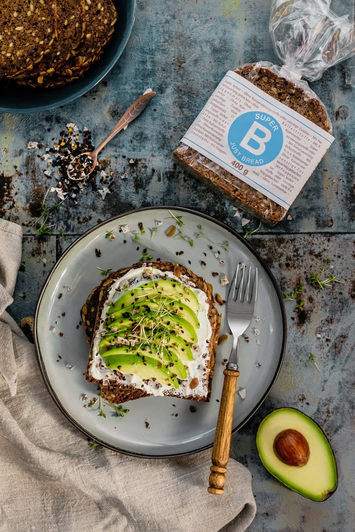 B. Just Bread und TooGoodToGo wollen Lebensmittel vor unnötigem Wegwerfen bewahren.
