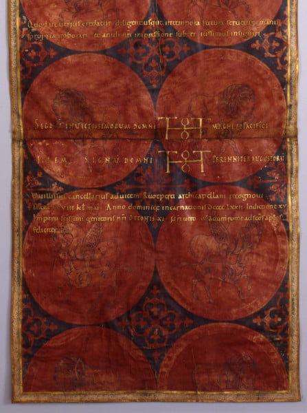 Detailbild 3 der Heiratskurkunde der Kaiserin Theophanu. Das Dokument befindet sich  im Niedersächsischen Landesarchiv zu Wolfenbüttel.