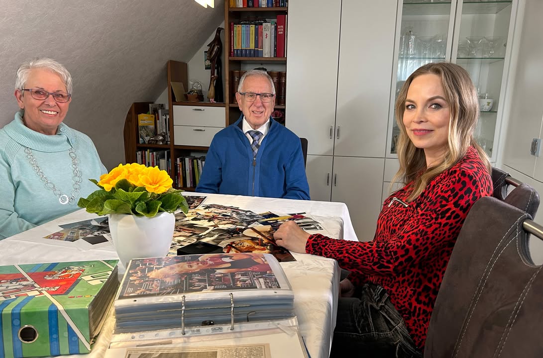 SWR REGINA HALMICH - BACK TO THE ROOTS, am Freitag (06.09.24) um 21:00 Uhr im SWR. Ihre Eltern standen immer hinter Regina Halmich. Voller Stolz, aber auch mit Sorge haben sie jeden Kampf verfolgt. Foto: © SWR/Oliver Matlok