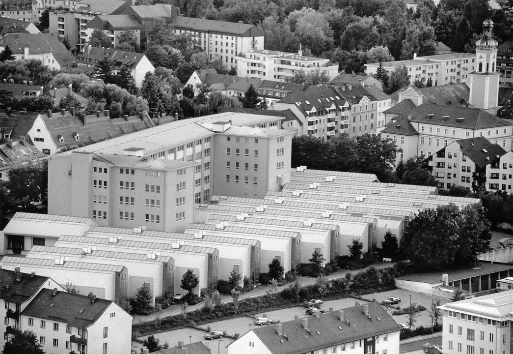Das heutige Firmengebäude im Regensburger Stadtteil Kumpfmühl mit grafischem Großbetrieb, Verlag und Verwaltung. Foto: © Archiv Friedrich Pustet GmbH & Co. KG