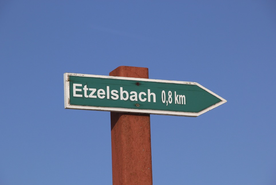 Schild Wandern (c) AdobeStock