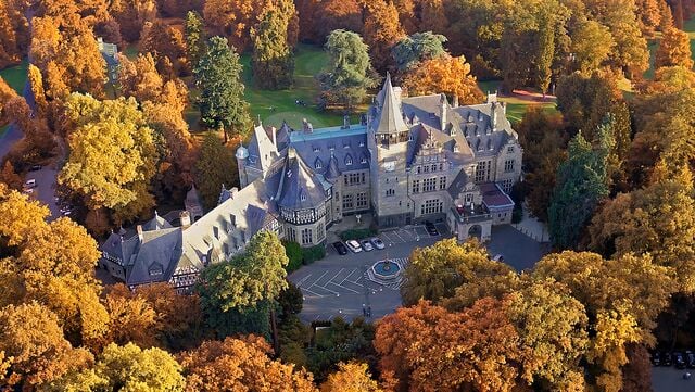 Schlosshotel Kronberg (SHK), aus der Vogelperspektive