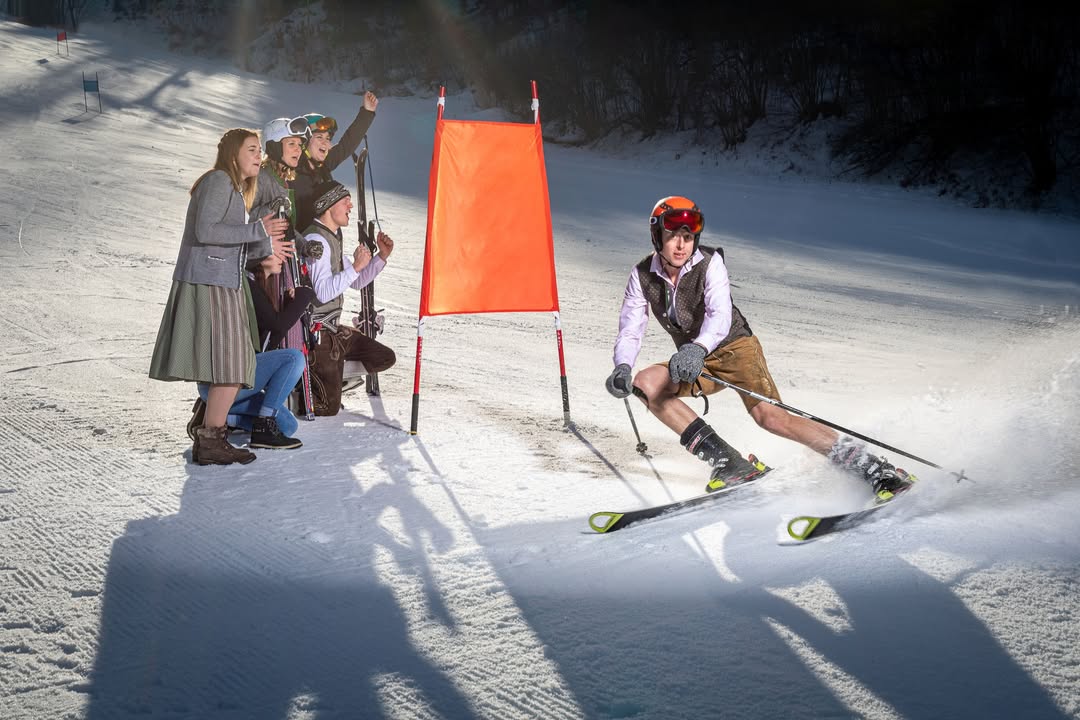 Er auch: Beim Dirndl und Lederhosen Skitag zeigt sich jeder von seiner besten Seite. Foto: PlaTo