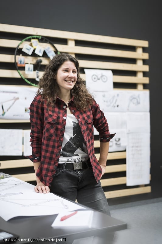 „Das Schöne an der Fahrradbranche ist der praktische Bezug. Man entwickelt monatelang etwas am Schreibtisch, und wenn das Produkt wirklich da ist, kann man es selbst testen. Das ist unbeschreiblich“ Tina Kutschki, Head of Engineering beim Fahrradhersteller Ghost. Foto: ghost-bikes.de | pd-f