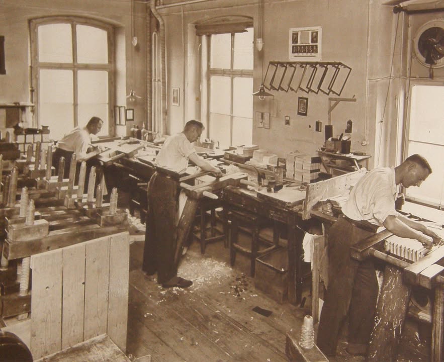 Blick in die Binderei, Foto: © Archiv Friedrich Pustet GmbH & Co. KG