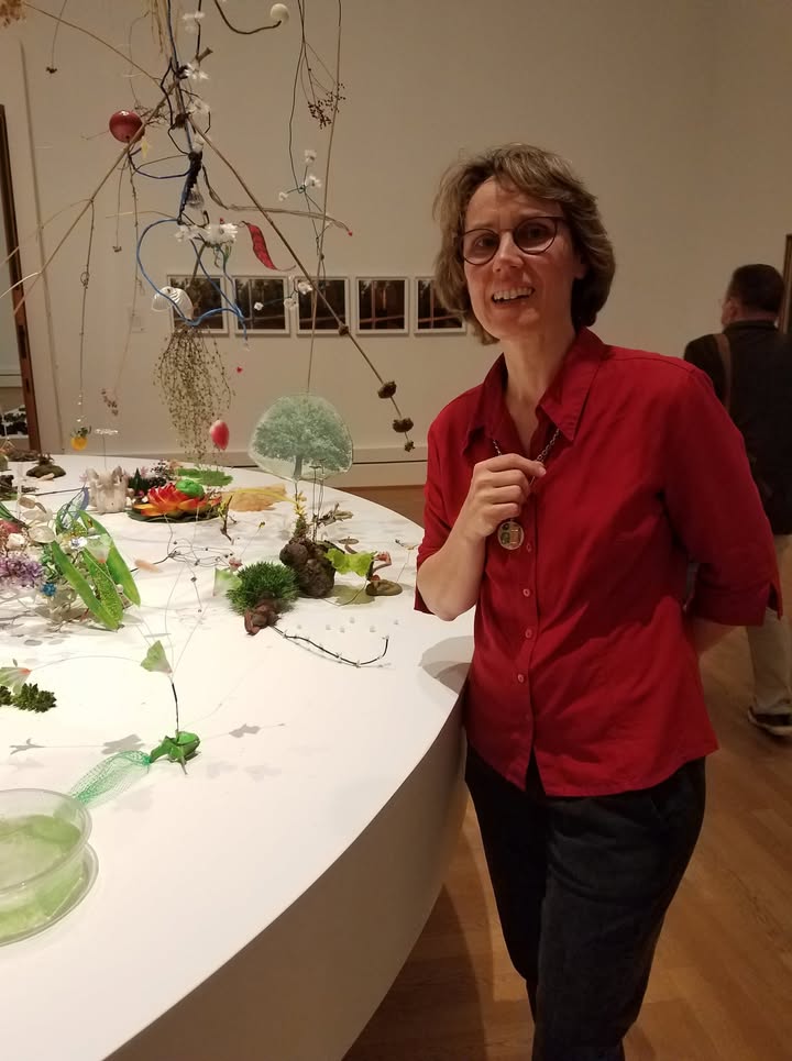Die Idee zur Ausstellung „Inventing Nature - Pflanzen in der Kunst“ geht auf Dr. Kirsten Claudia Voigt zurück. Unterstützt wurde sie bis August 2020 von Dr. Leonie Beiersdorf als Co-Kuratorin sowie von Dr. Sebastian Borkhardt, der zunächst als Volontär, dann als wissenschaftlicher Mitarbeiter des Projekt ergänzte. Zur Ausstellung erschien ein Katalog, Snoeck Verlag, Köln. 
 Bild: Dr. Kirsten Claudia Voigt am Tisch von Gerda Steiner & Jörg Lenzinger, Pflanzen dichten (Ausschnitt), 2021. Foto: Brigitte Karch